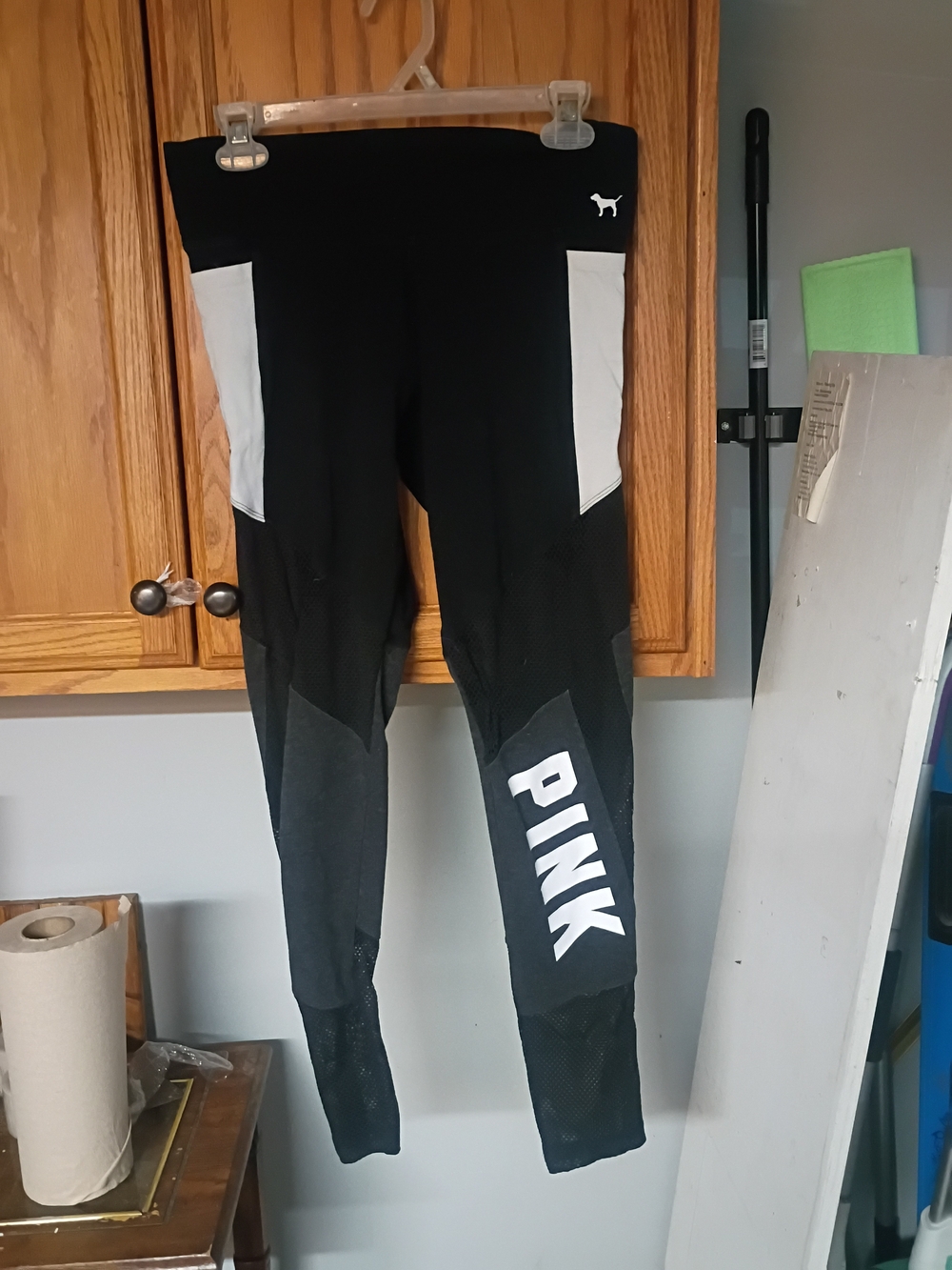 PINK Victoria's Secret Black & White Colorblock Leggings